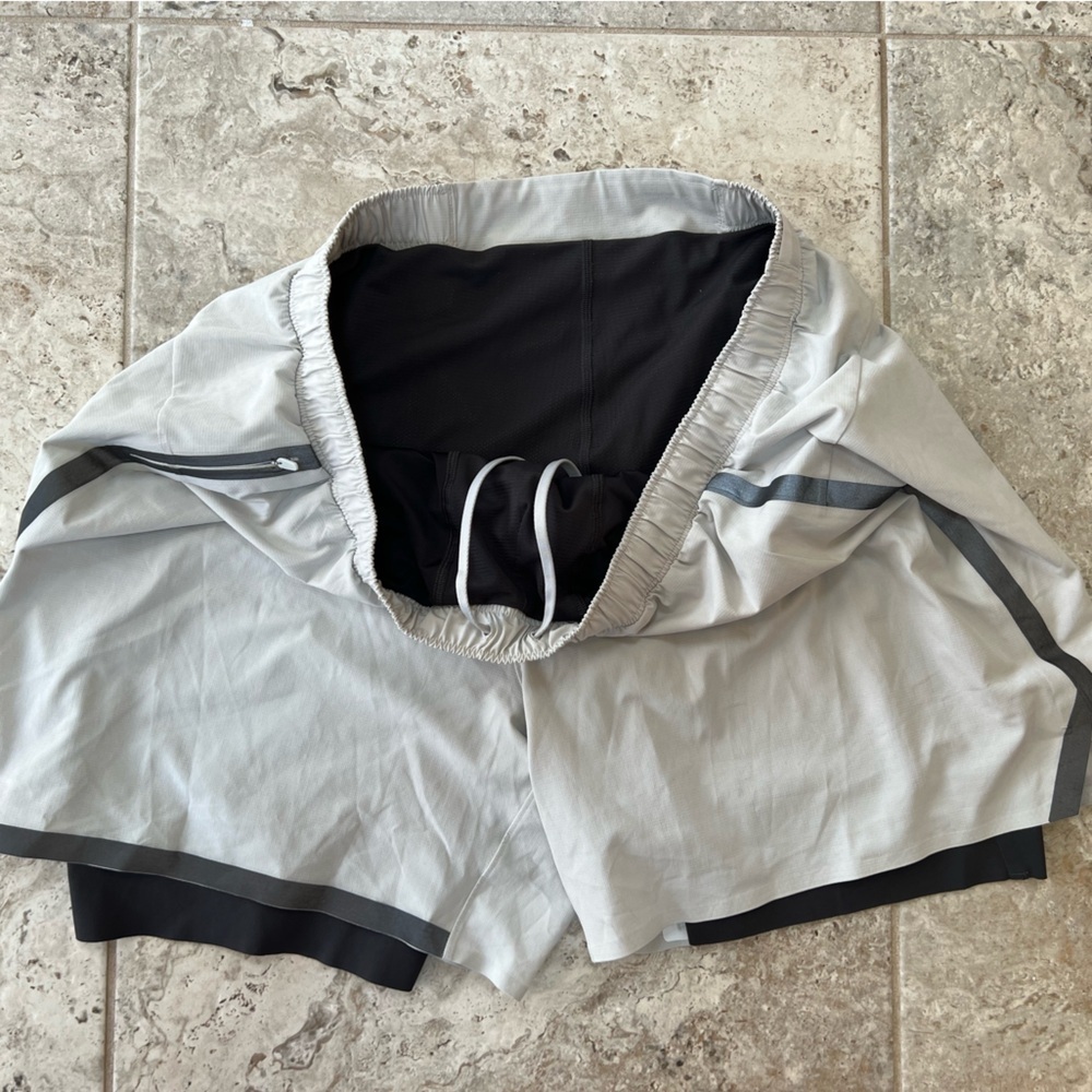 Lululemon Men's Surge Lined Lightweight White Athletic Shorts 6” Zip Pocket, XXL - Picture 6 of 9